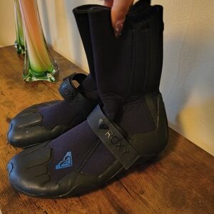 Roxy Black Surf Booties
